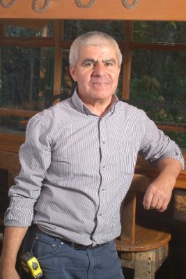artesano madera